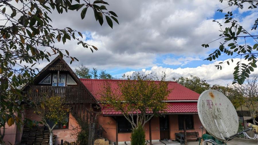 Casă individuală cu 3 camere cu Garaj în Casicea