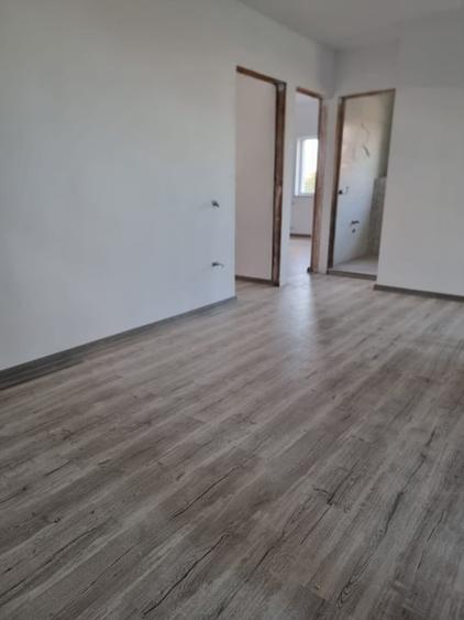 Duplex cu 6 camere cu Garaj în Sud