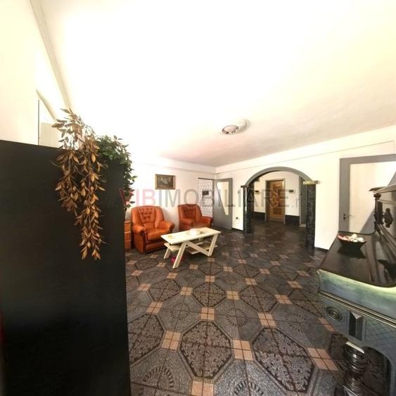 Casă cu 9 camere cu Piscina în Dristor