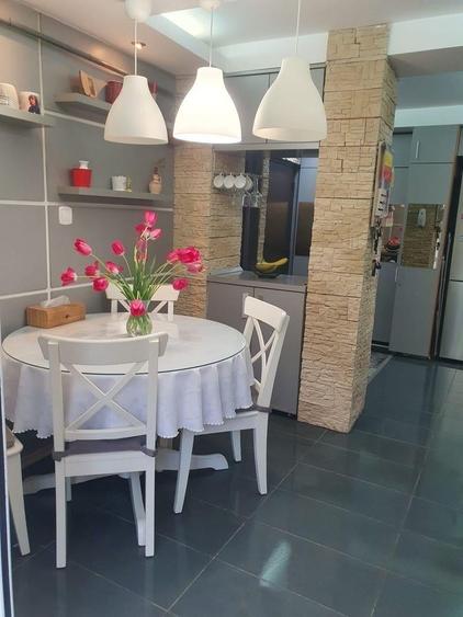 Apartament cu 3 camere decomandat, mobilat în Valea Rosie