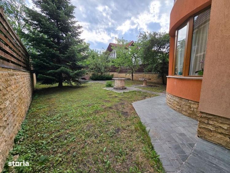 Casă cu 4 camere în Bună Ziua