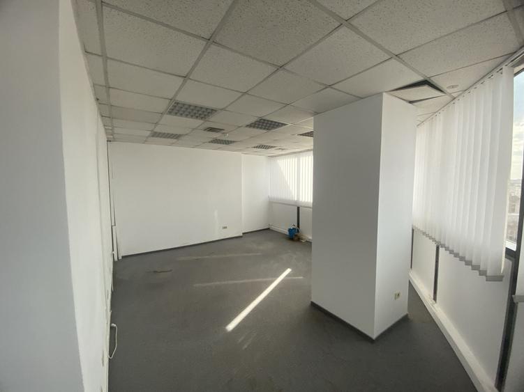 Birou, de 590.78002929688 mp, în Universitate