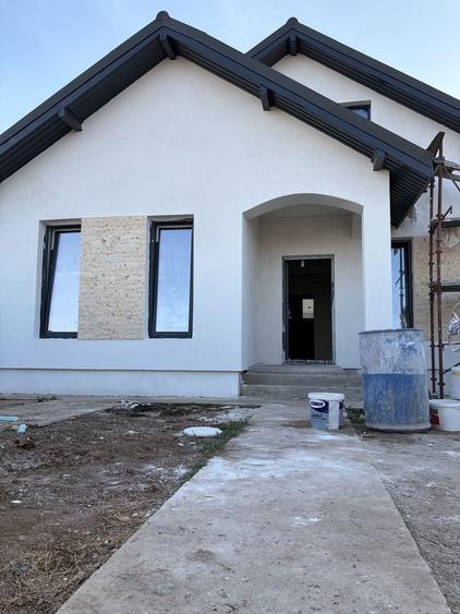 Casă cu 4 camere în Central
