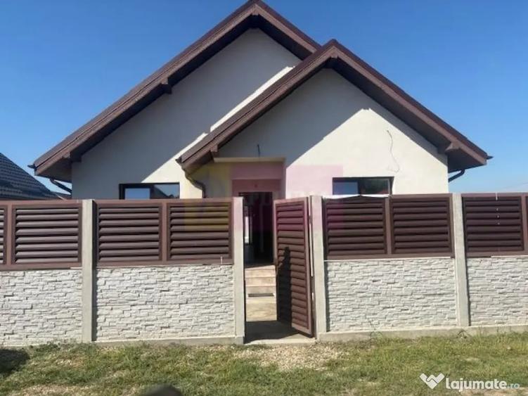 Casă cu 5 camere cu Teren 410 Mp în Țegheș