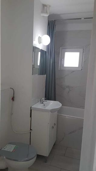 Garsonieră decomandată în Traian