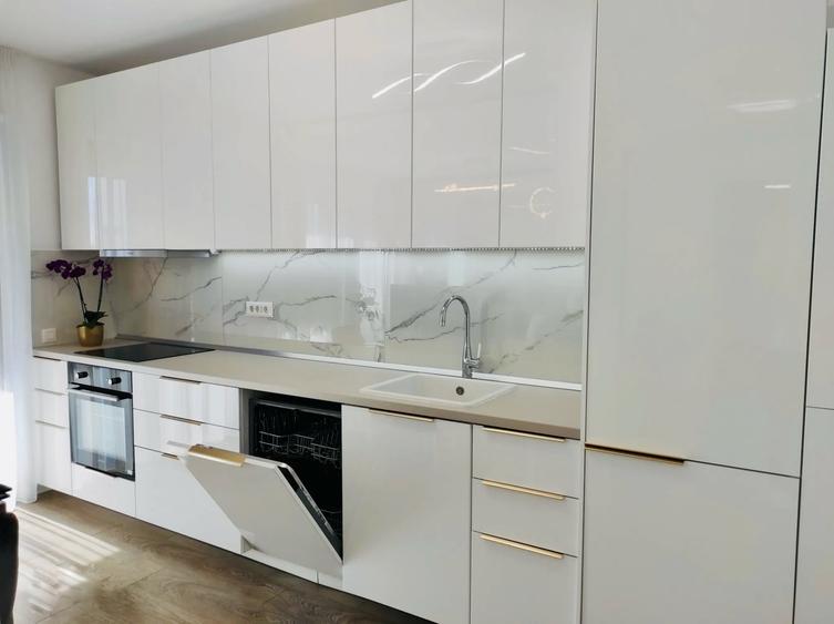 Apartament cu 2 camere semidecomandat, mobilat în Pipera