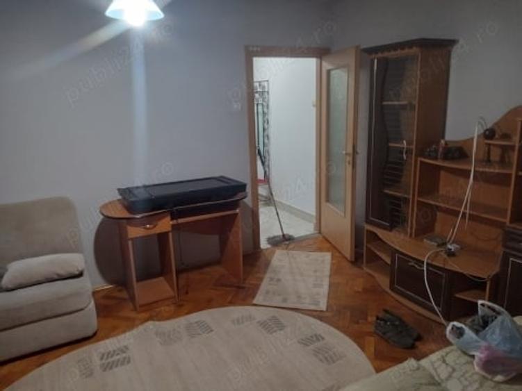 Apartament cu 2 camere semidecomandat în Dâmbovița