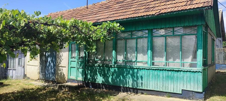 Casă cu 2 camere cu Teren 1511 Mp în Dolina