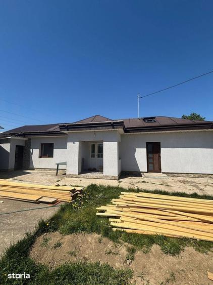 Casă cu 4 camere cu Teren 1070 Mp în Central