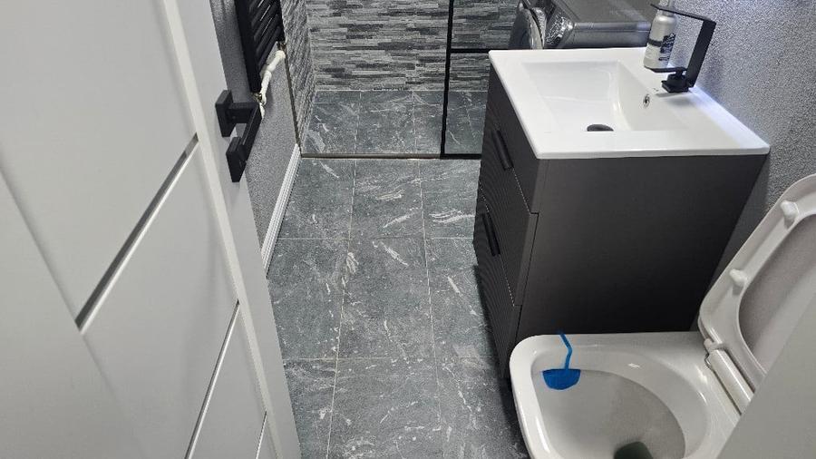 Apartament cu 2 camere semidecomandat în Zamfirescu
