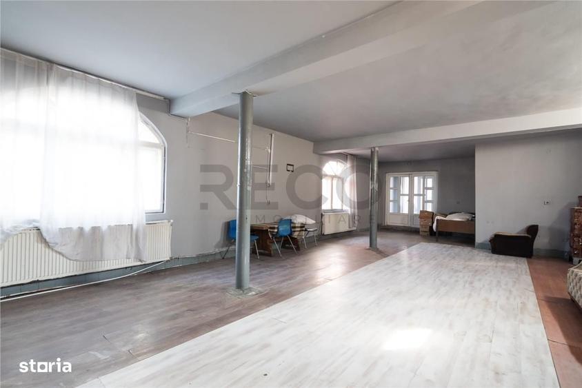 Casă cu 4 camere cu Teren 691 Mp în Central