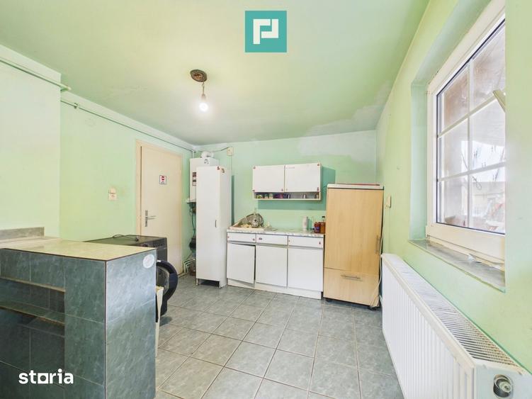 Casa cu 755 mp teren, zona centrala Curtici - 3