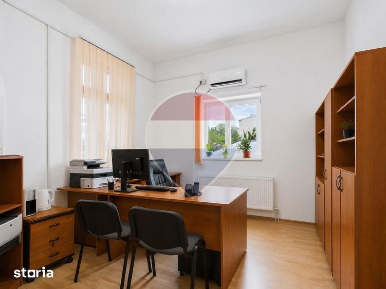 Casă cu 6 camere cu Teren 132 Mp în Gara de Nord