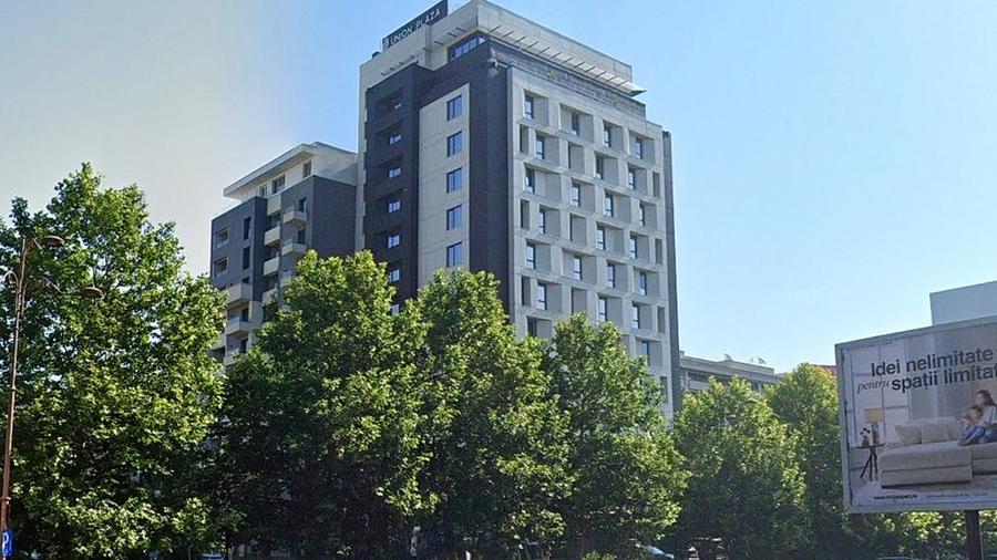 Apartament cu 4 camere decomandat în P-ța Unirii