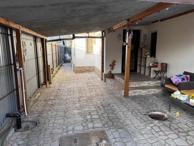 Casă cu 3 camere cu Teren 220 Mp în Central