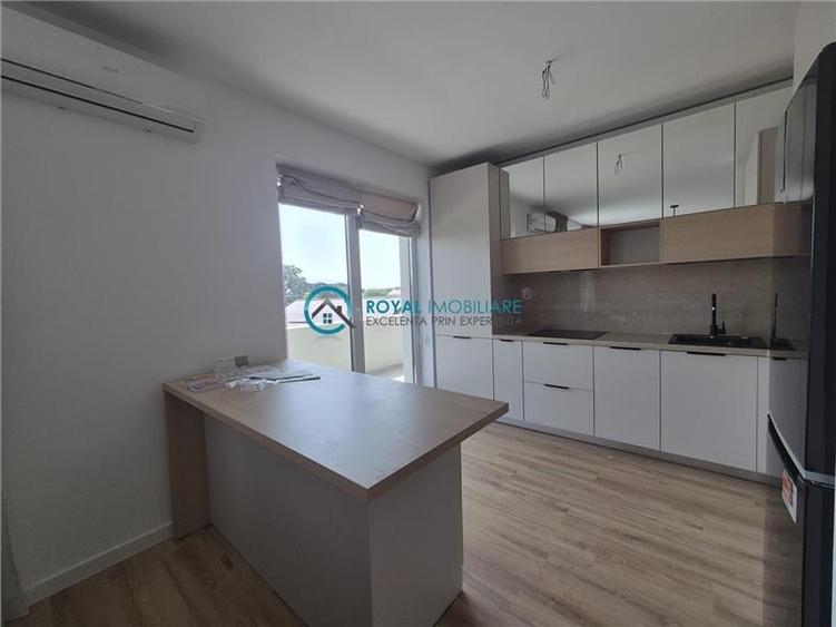 Apartament cu 3 camere decomandat, mobilat în Cantacuzino