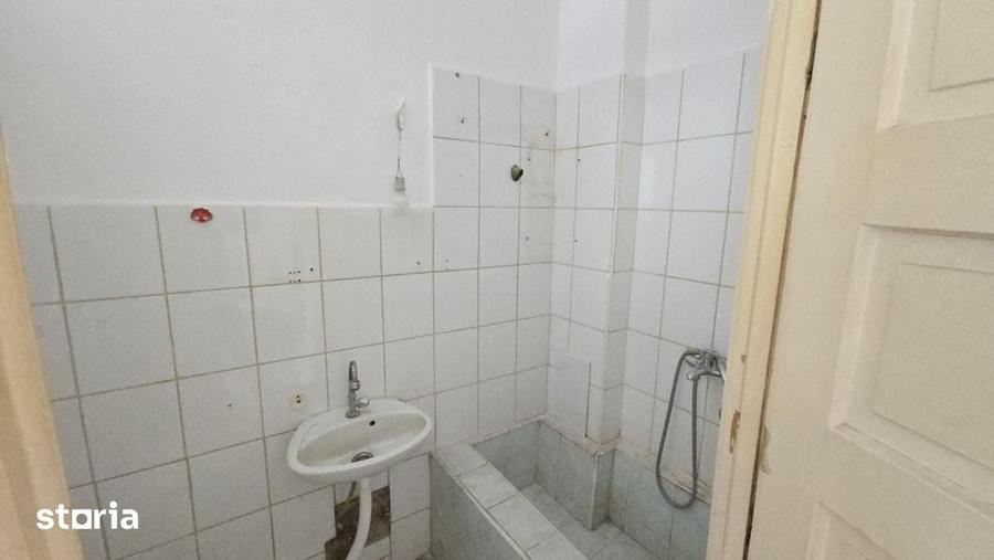 Casă cu 2 camere cu Teren 20 Mp în Central