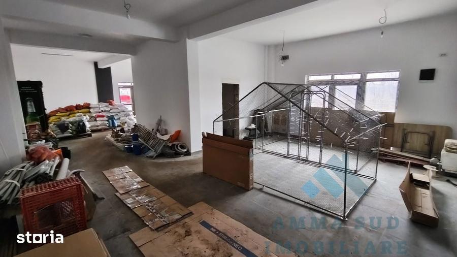 Casă cu 9 camere cu Teren 300 Mp în Central