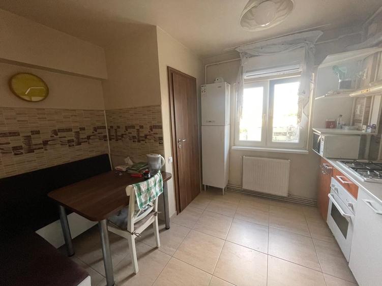 Apartament cu 3 camere decomandat în Mărăști