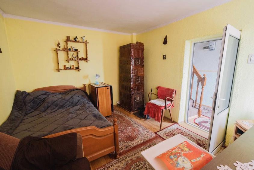 Casă cu 4 camere în Trușești