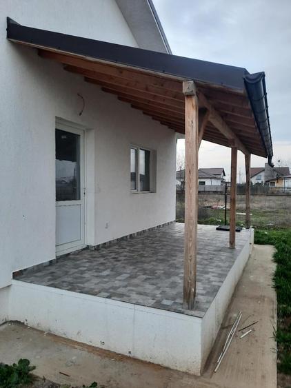 Casă individuală cu 4 camere cu Teren 490 Mp în Săbăreni