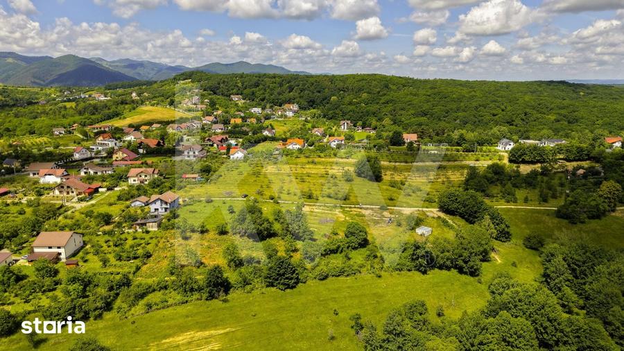 Teren de 977 mp, în Central