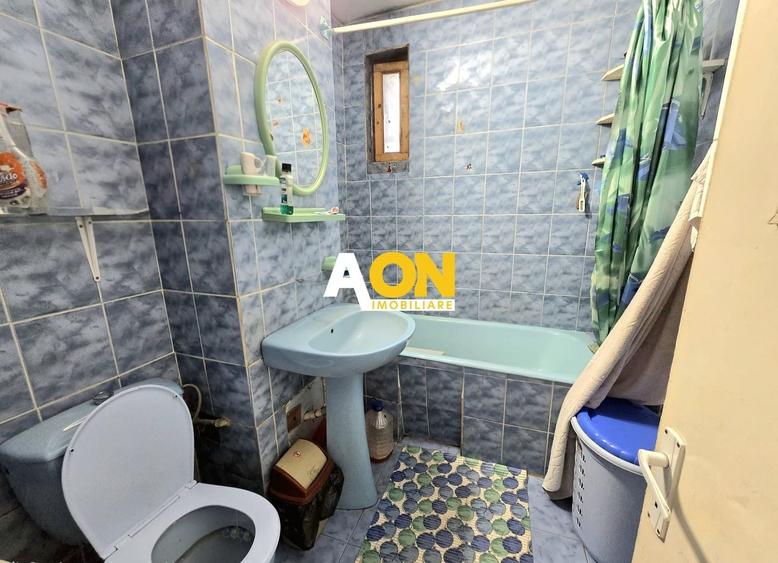 Apartament cu 4 camere decomandat, mobilat în Ampoi 3