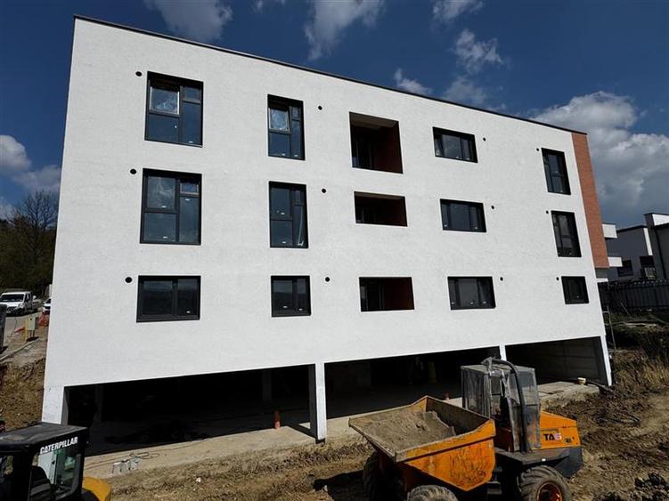Apartament cu 2 camere semidecomandat în Iris