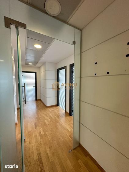 Spațiu comercial, de 4,000 mp, în Central