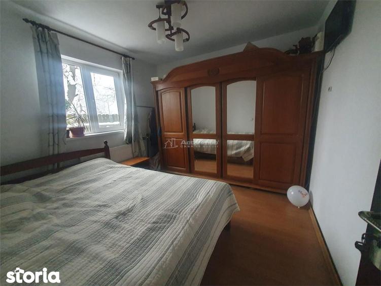 Casă cu 6 camere cu Teren 720 Mp în Bran