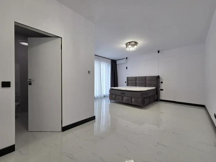 Penthouse cu 3 camere decomandat în Titan