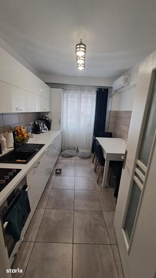 Apartament cu 4 camere decomandat în Progresul