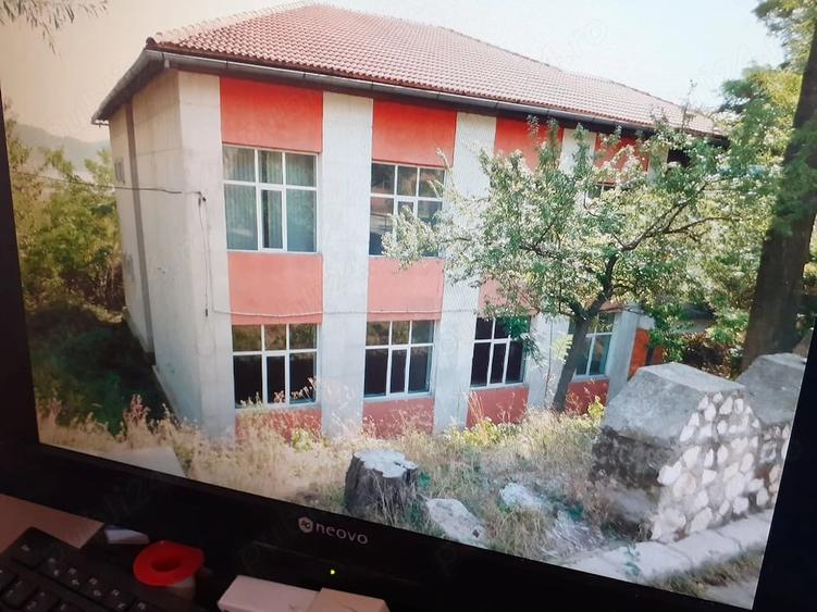 Teren de 18986 mp, în Central
