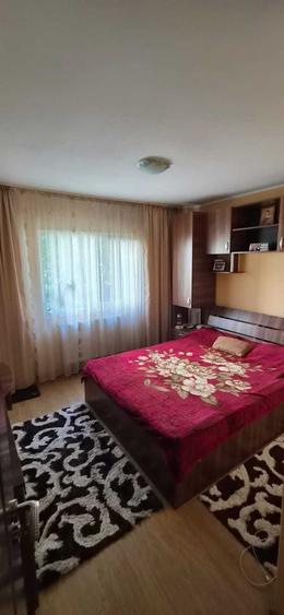 Apartament cu 3 camere decomandat în Prundu