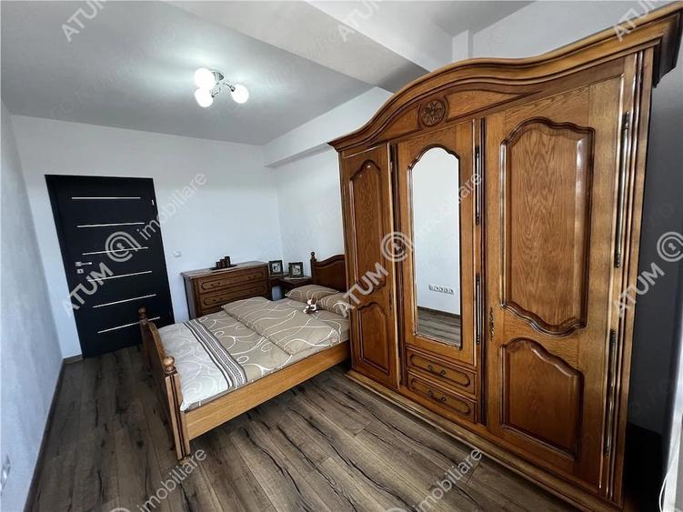 Apartament cu 3 camere decomandat în Sud