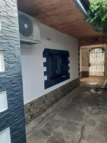 Casă cu 5 camere cu Teren 263 Mp în Radu Negru