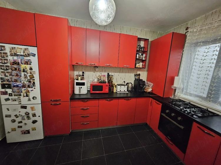 Casă cu 2 camere cu Teren 1000 Mp în Central