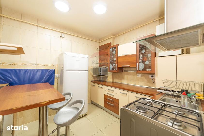 Apartament cu 3 camere în Vitan
