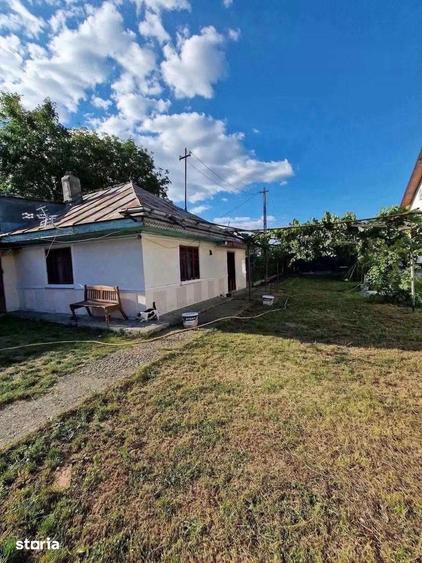 Casă cu 3 camere cu Teren 1200 Mp în Central