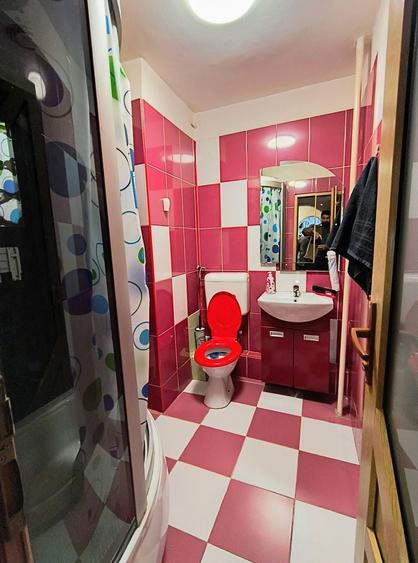 Apartament cu 4 camere semidecomandat, mobilat în Fizicienilor