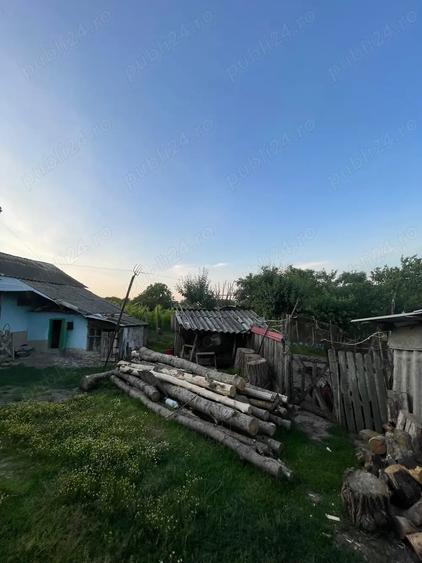 Casă cu 3 camere în Scobinți