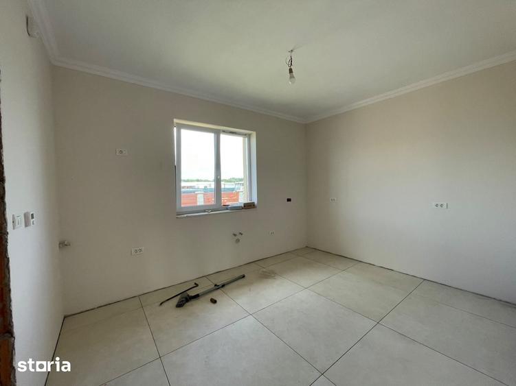 Casă cu 3 camere cu Teren 500 Mp în Ghiroda