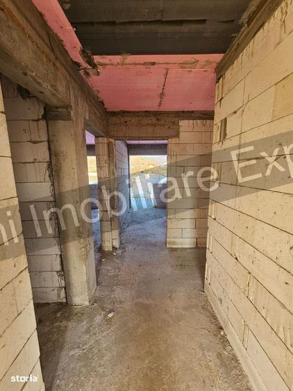 Casă cu 4 camere în Zigoneni