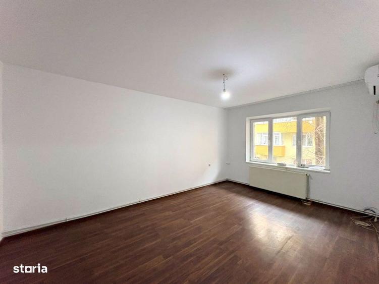Apartament cu 3 camere decomandat în Vitan