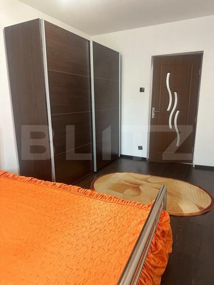 Apartament cu 3 camere decomandat, mobilat în Nicolina
