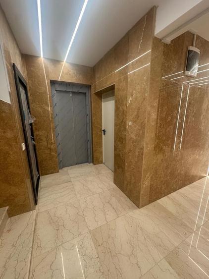Casă individuală cu 9 camere cu Canalizare în P-ța Muncii