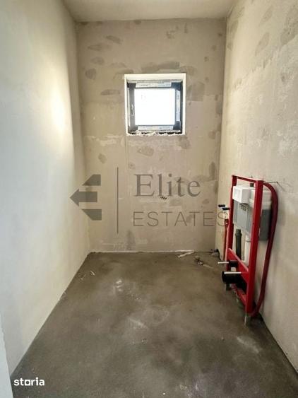 Casă cu 5 camere cu Teren 400 Mp în Iorga