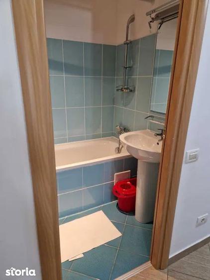 Apartament cu 3 camere decomandat, mobilat în Pajura