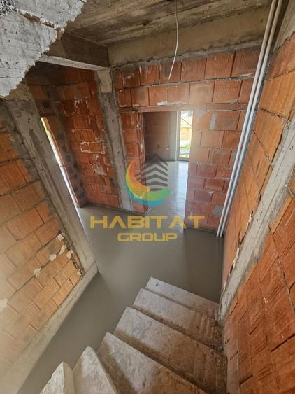 Casă individuală cu 4 camere cu Canalizare în Central