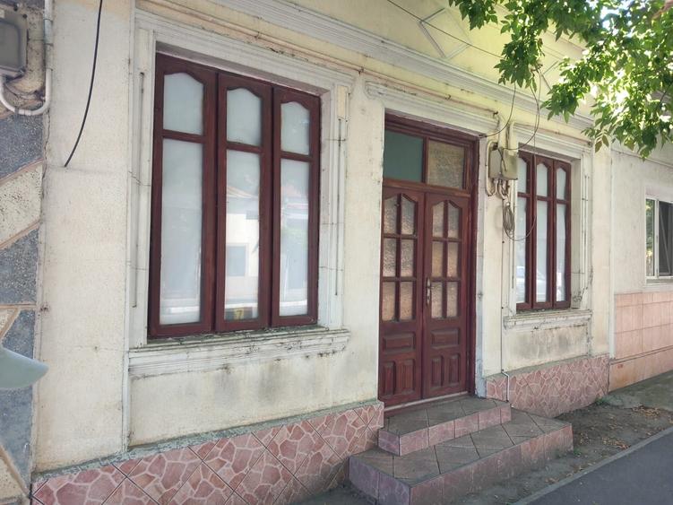 Casă cu 4 camere în Ivești